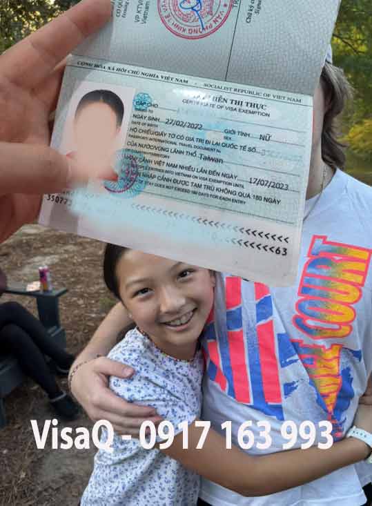 xin miễn thị thực cho em bé có mẹ quôc tịch việt nam